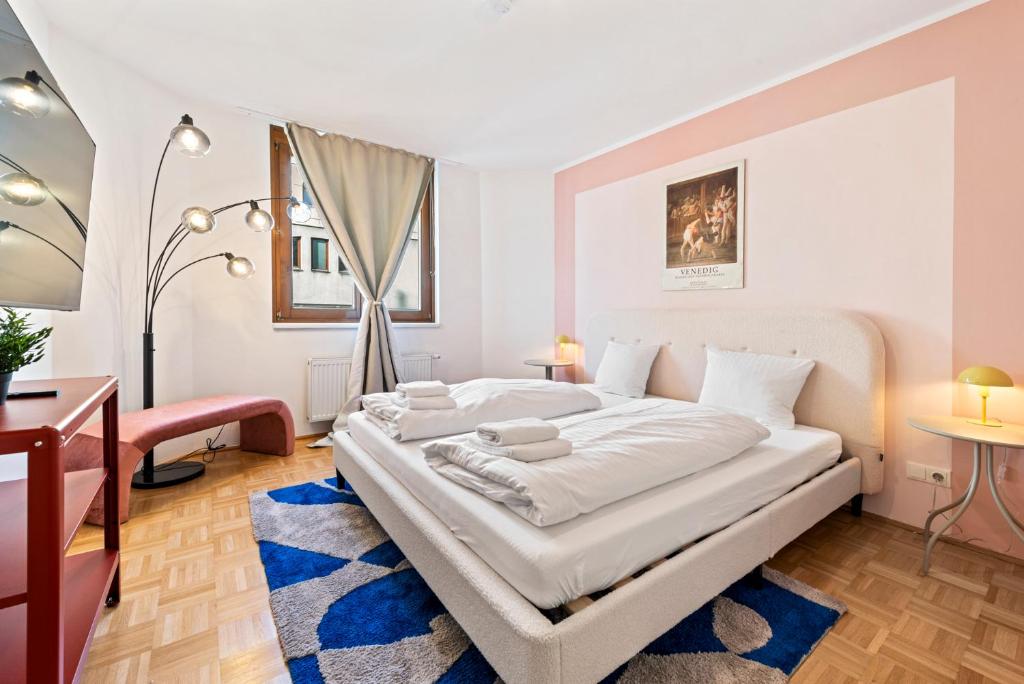4ty3 Apartments - Naschmarkt City Apartment is calling