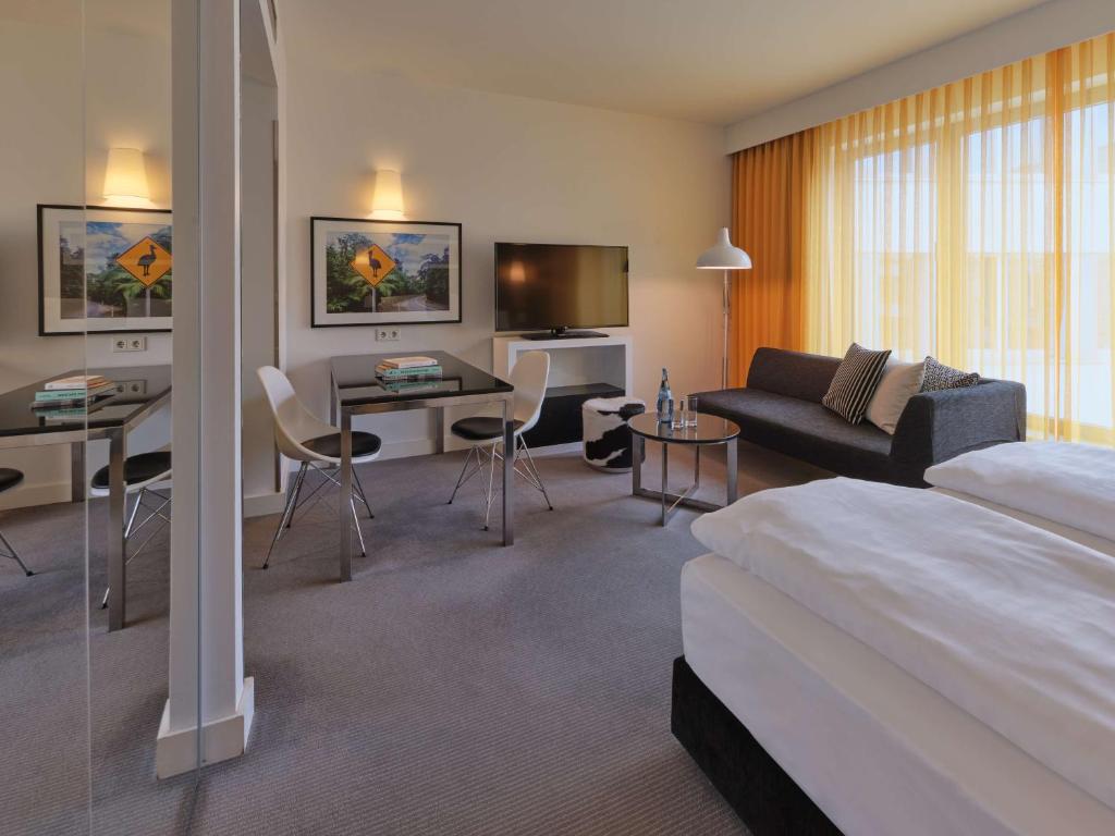 Adina Apartment Hotel Berlin Hackescher Markt