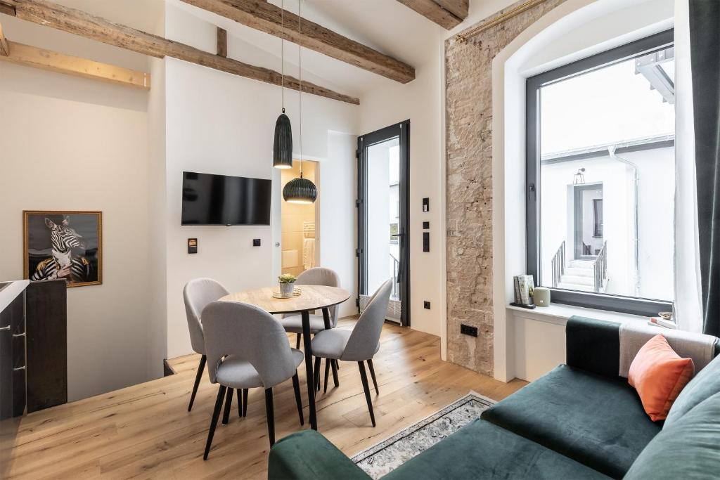 COOLEST Apartment in Berlin, easy Check-in, close to center, stylish & cozy maisonette #4