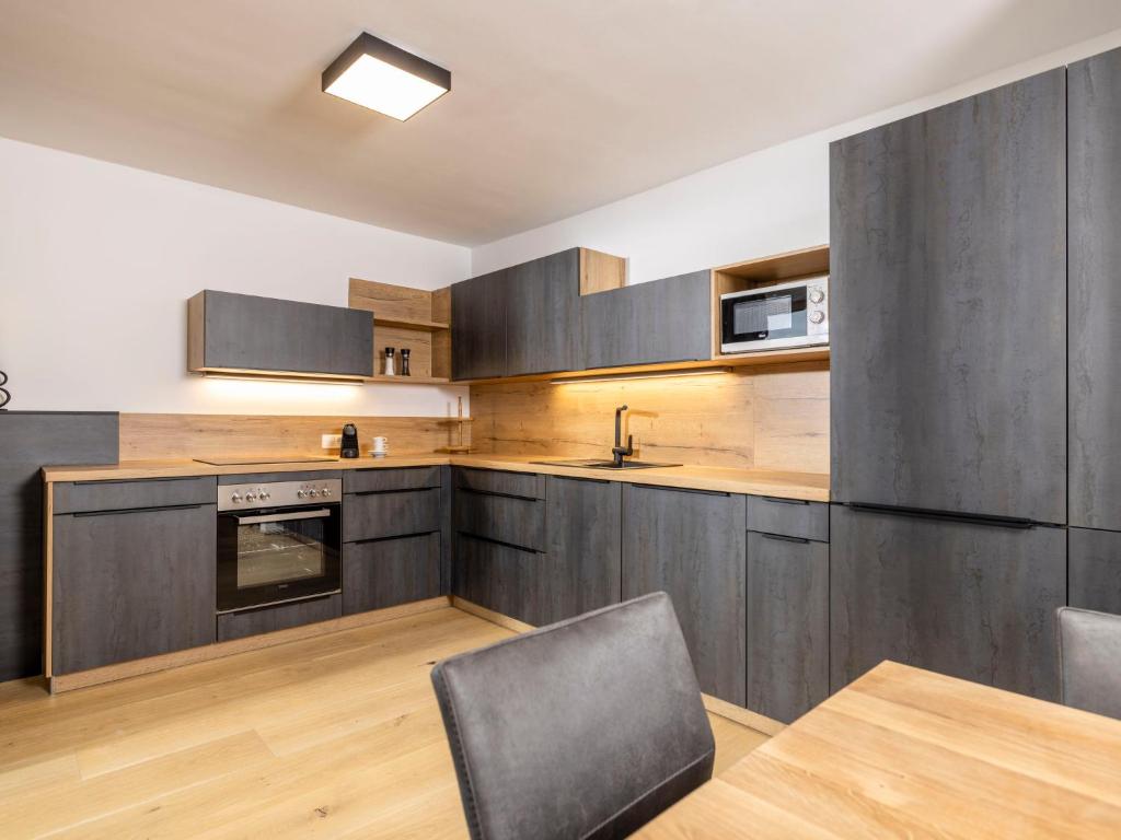 Apartment Superior Bergblick 2 by Interhome