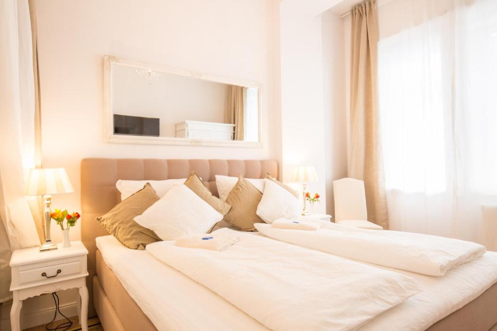 FRITZ l Rockchair Apartments l Cozy Family & Business Flair 3 Bedrooms Boxspringbeds 2 Bathrooms 2 Kitchens welcomes you!