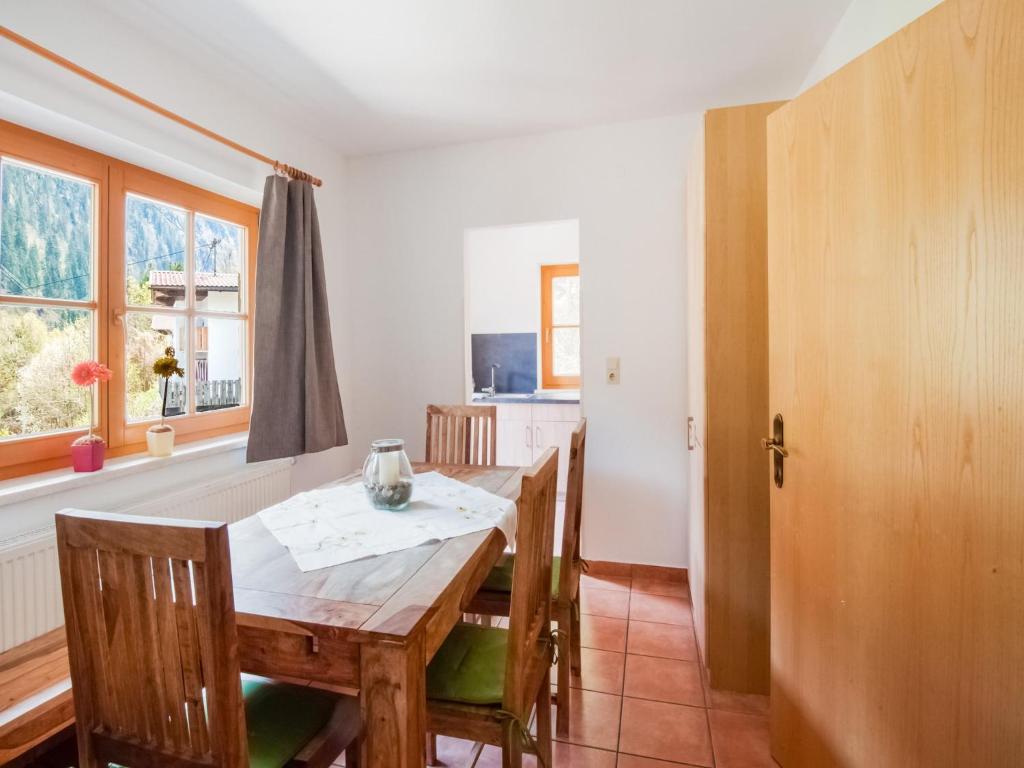 Apartment in Mayrhofen with balcony, cleaning included
