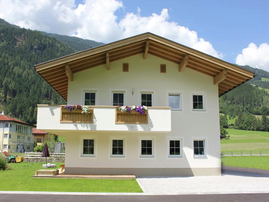 Apartment in Aschau near Hochzillertal Slopes, cleaning included