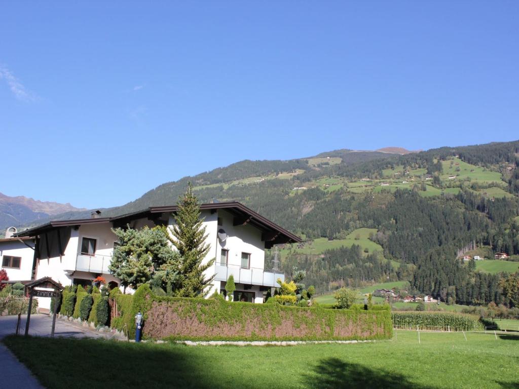 Apartment in Aschau near Zillertal Ski Lift, cleaning included