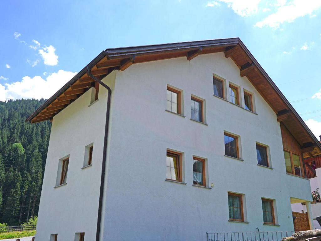 Apartment Christina by Interhome