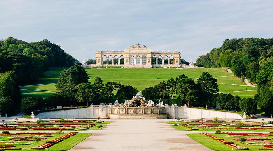 Apartment vis á vis Schönbrunn with private parking
