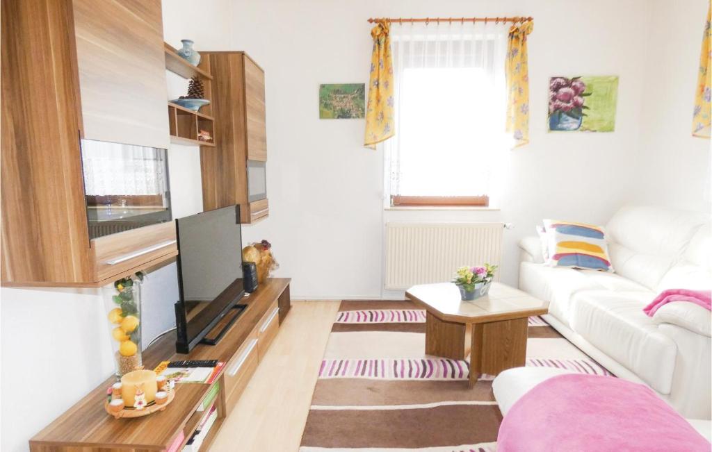 Nice Apartment In Waltershausen-Fischb,