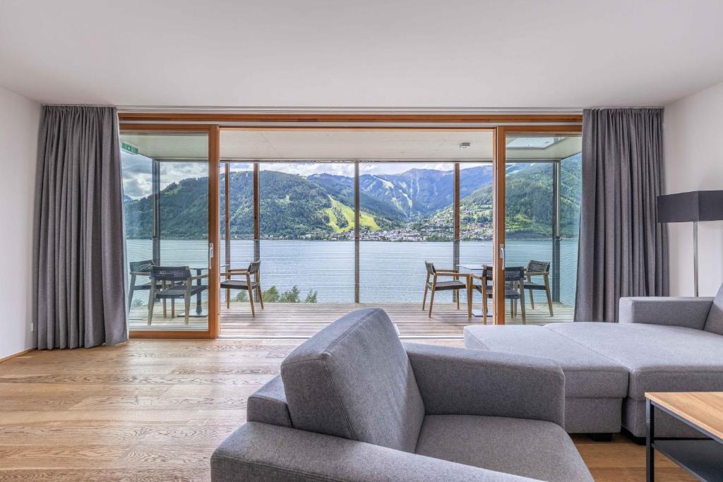 Bellevue Residences - Luxurious Lakeside Apartments