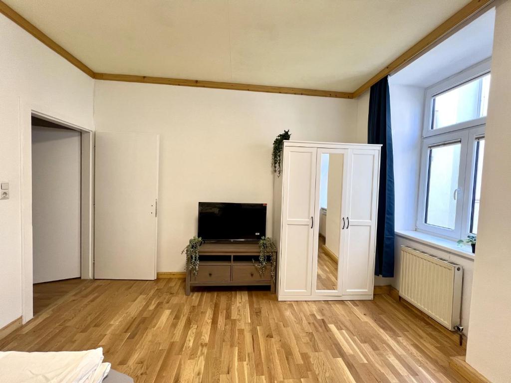 Big Space Apartment