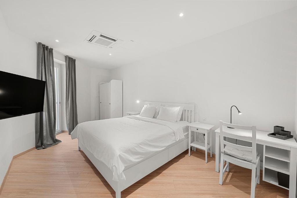 VibeStudio 305 - Central - AC - Near Parking