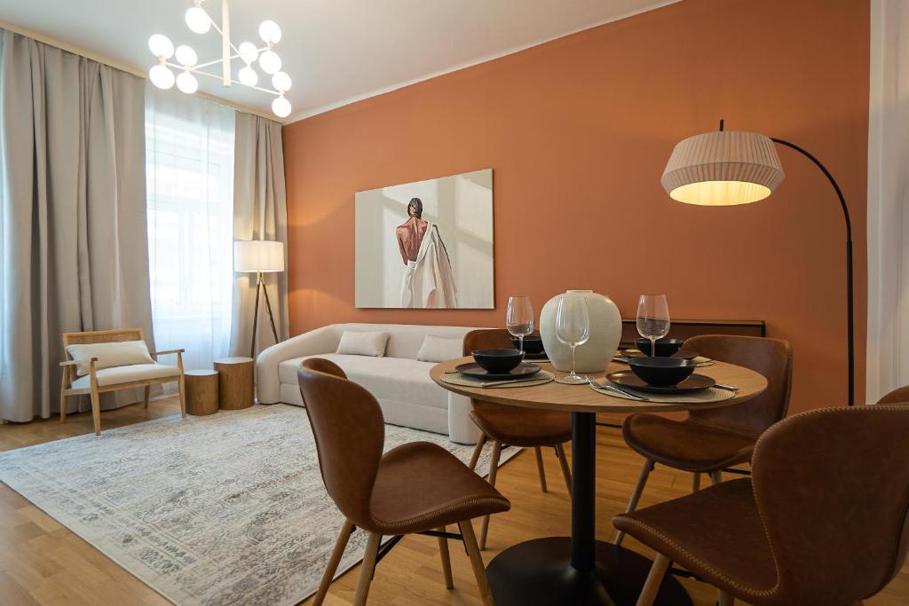 Bright 3-room apartment with a king-size bed