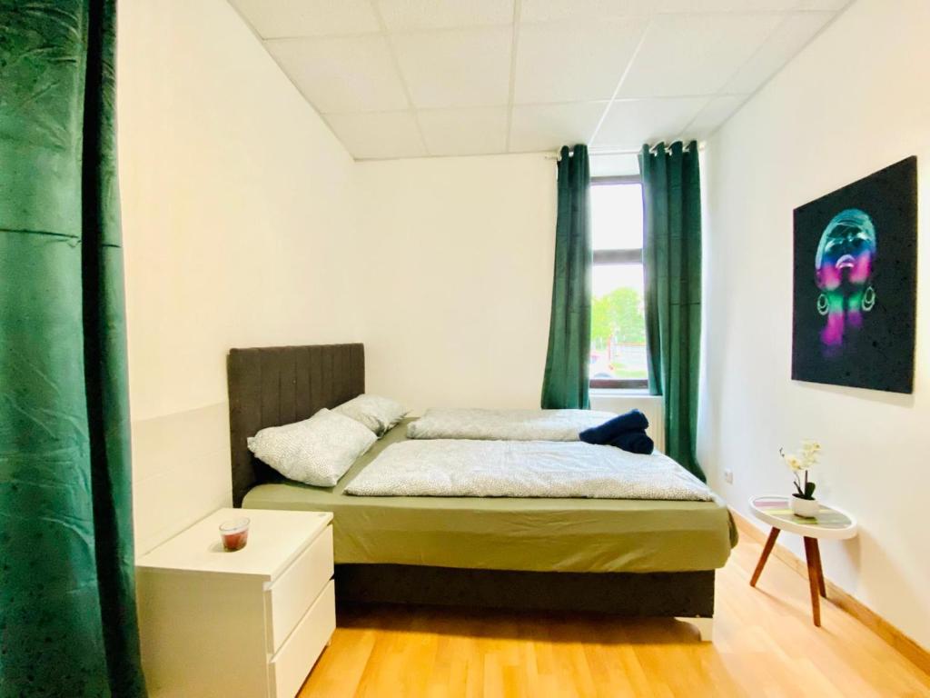 Bright & Spacious 3BR Apt with Direct City Access
