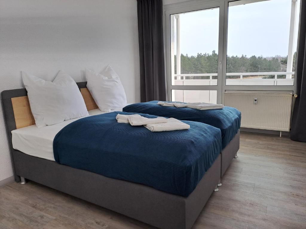 BurgK59, 3 BR, 6 Beds, TV, Kitchen and Bath