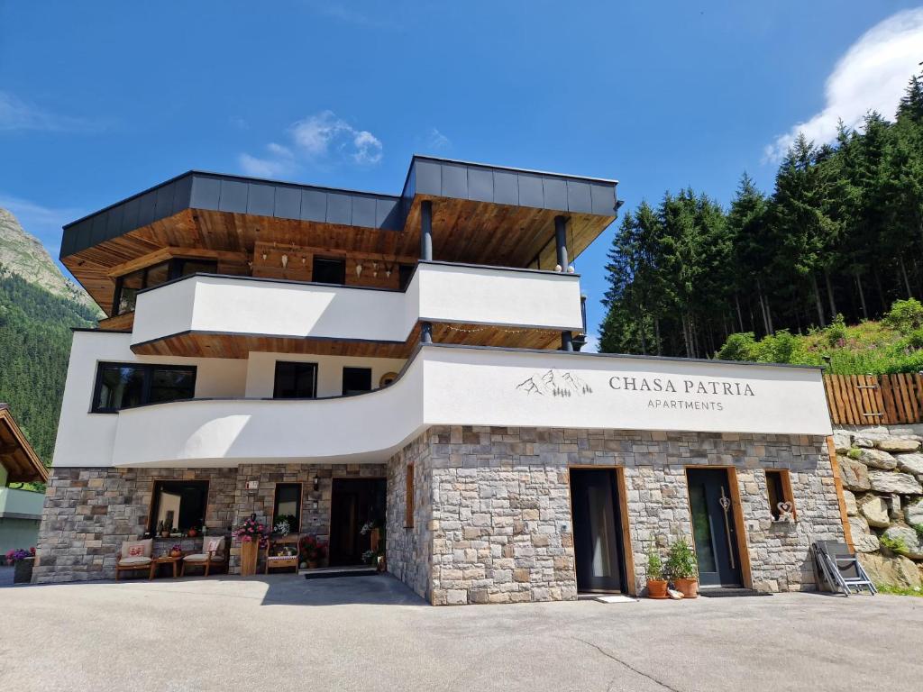 Chasa Patria Apartments