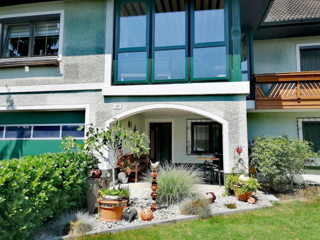 Apartment in Oed-Öhling near Danube River