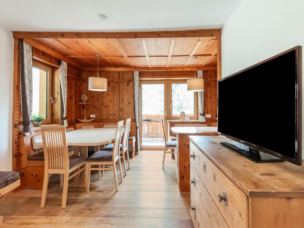 Chalet in Ötz near Hochötz Ski Lift, cleaning included