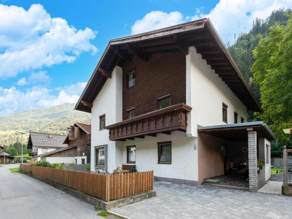 Spacious apartment with balcony
