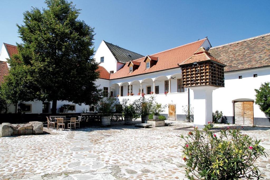 CSELLO MÜHLE OSLIP, Eventlocation, Gastronomie & Nächtigung