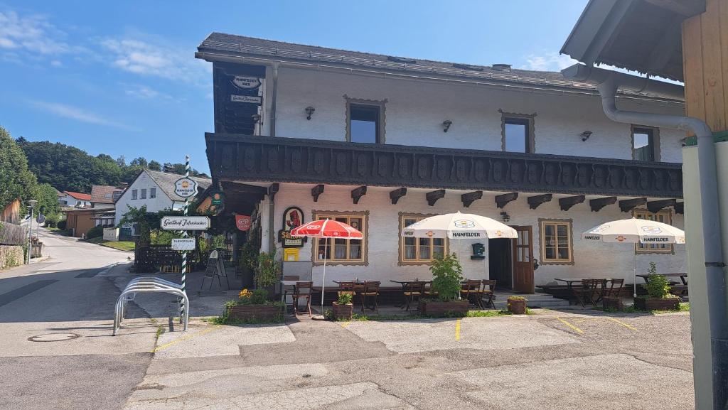 Dorfgasthof und Frühstückspension Tiefenbacher