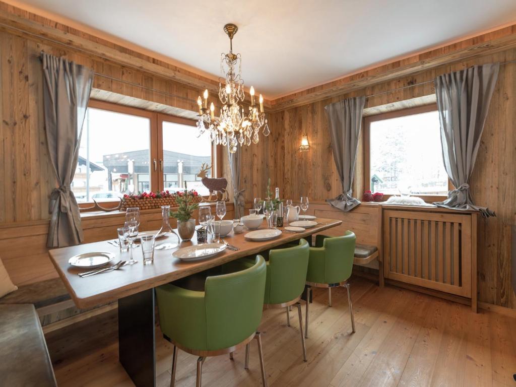 Chalet in Ellmau near Ski Lift, cleaning included