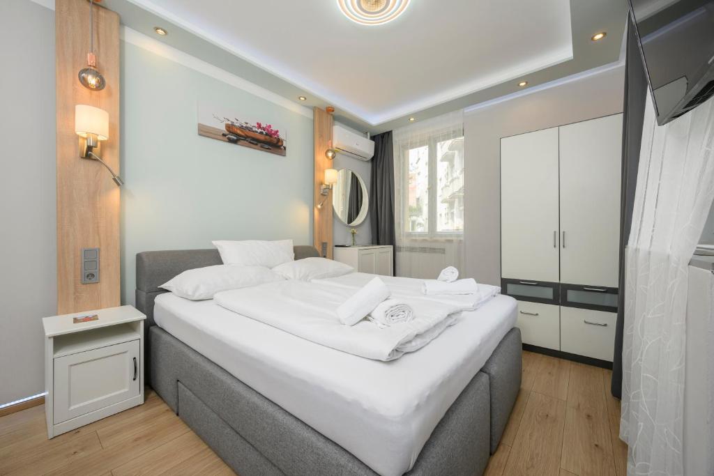 Palais Pálffy Apartments Vienna