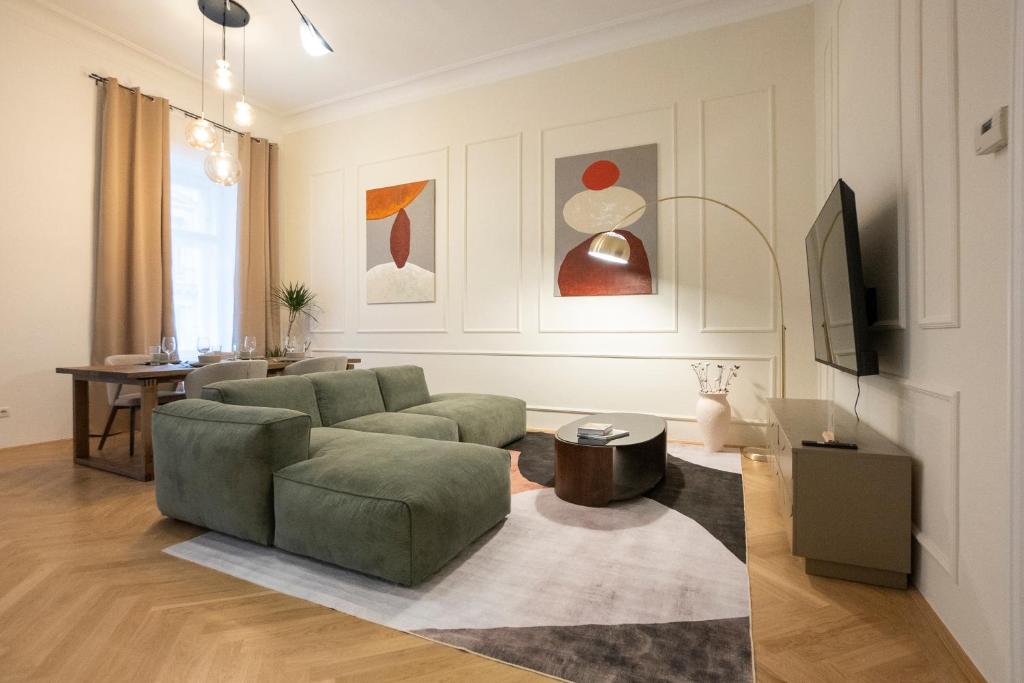 Elegant 2BR Apt near Parliament, Self 24h Check-in