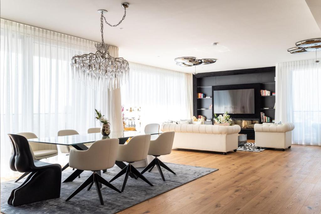 Exclusive 2BR Skyline Penthouse by HM