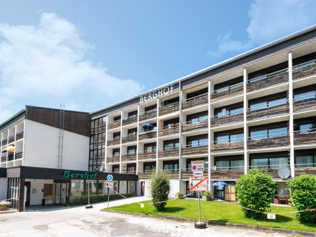 Apartment in Ellmau with Ski-In Access