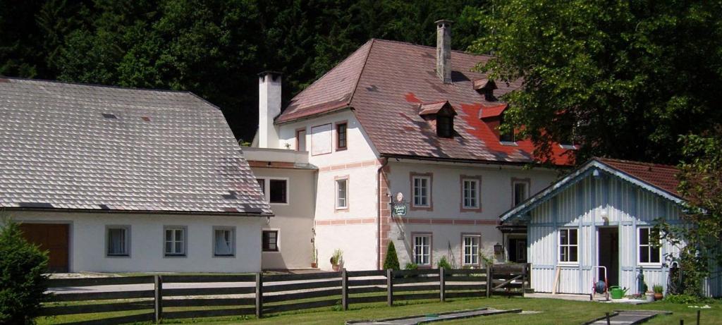 Ferienwohnungen Taverne