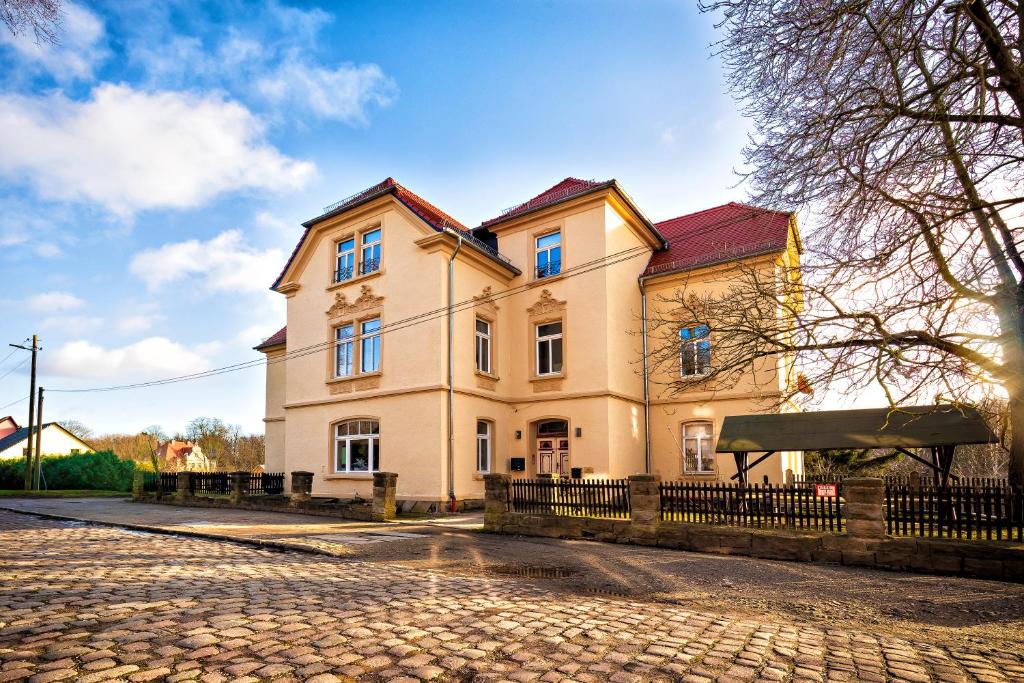 FeWo Droyßig Villa Edelgard
