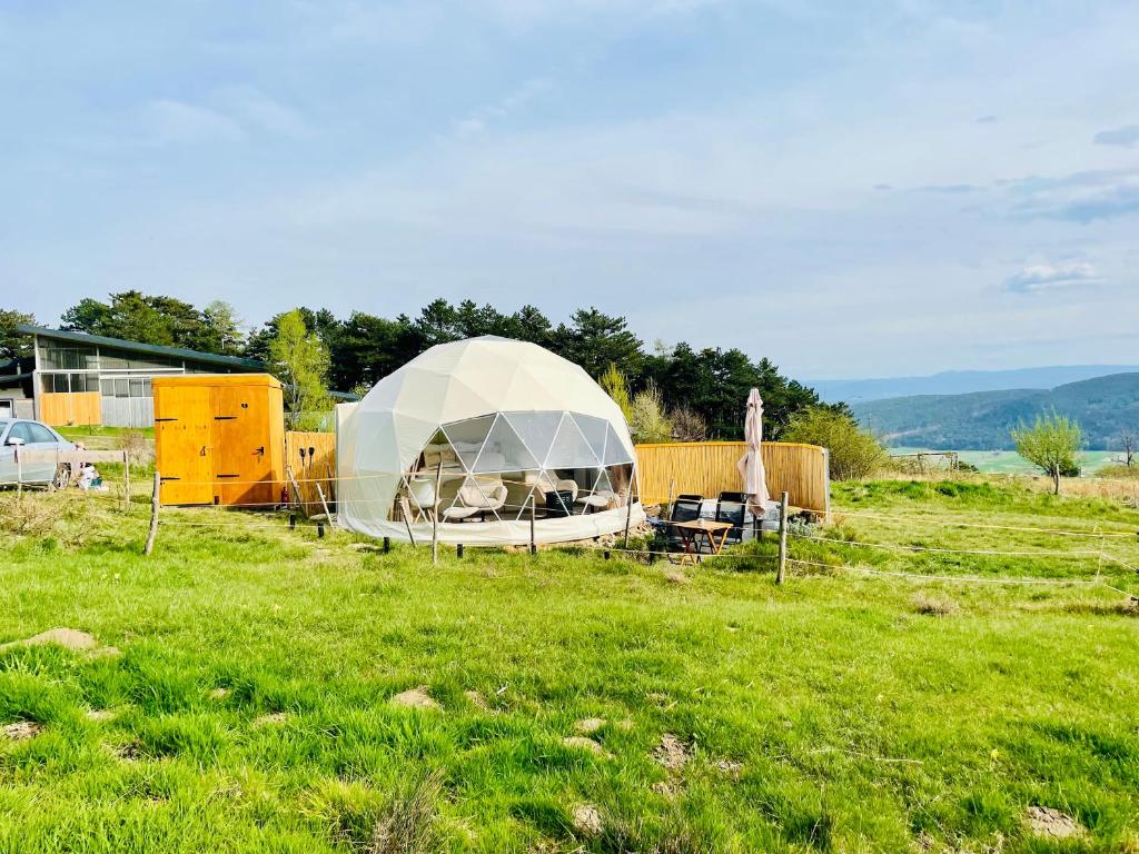 Glamping Hohe Wand - Zelt mit Sternenfenster und Whirlpool