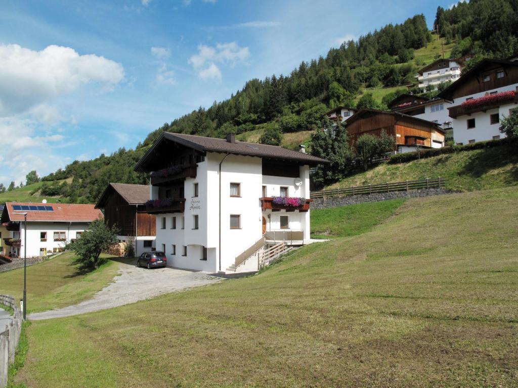 Apartment Alpenherz-2 by Interhome
