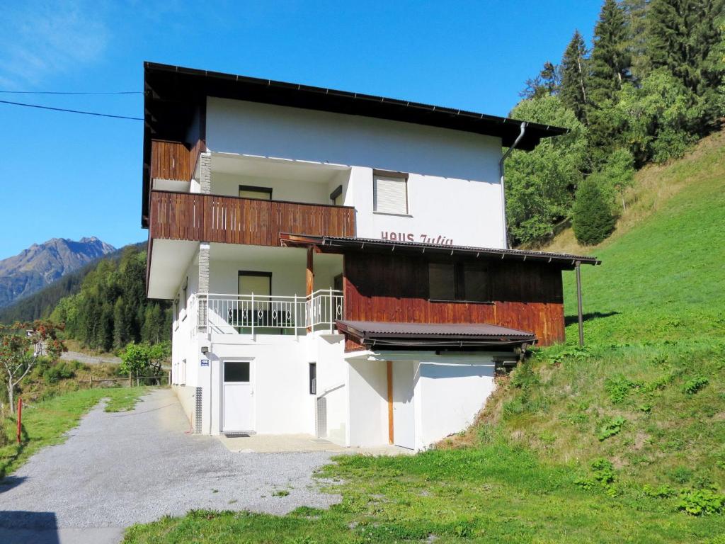 Holiday Home Julia by Interhome