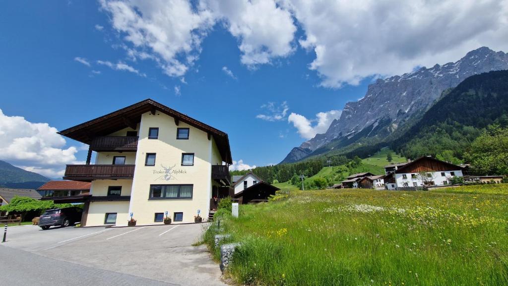 Tiroler Alpblick Appartements