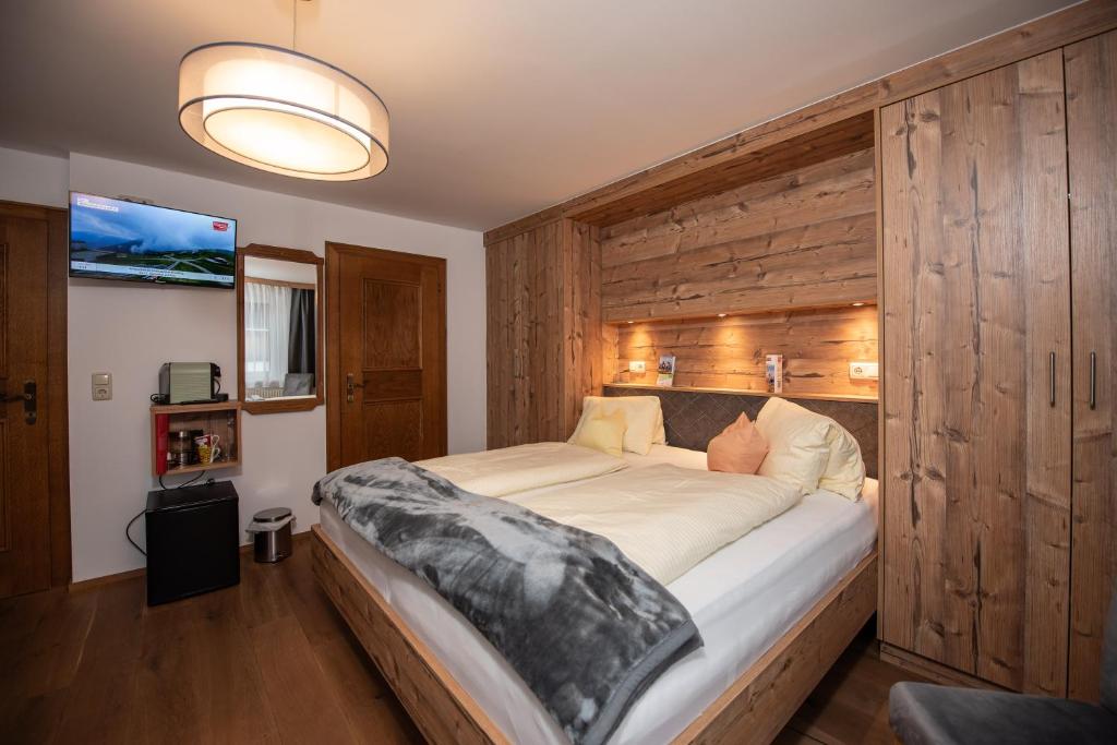 Haus Scharler, Talstation
