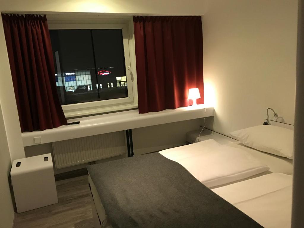 HB1 Budget Hotel - contactless check in