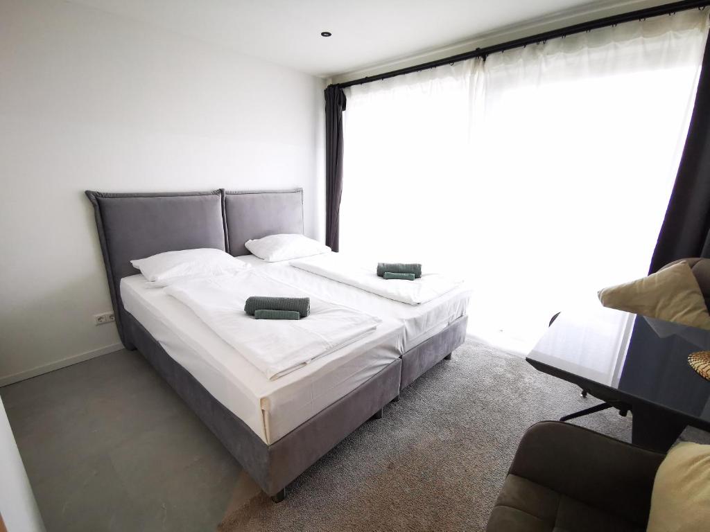 HH 02 Modernes Apartment am Winterhuder Marktplatz Alster Stadtpark - Boxspringbetten