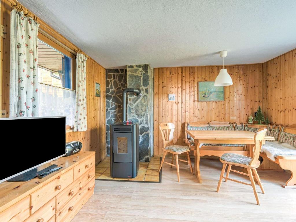 Comely Holiday Home in Güntersberge near Forest
