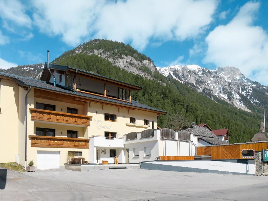 Holiday Home Zentral by Interhome