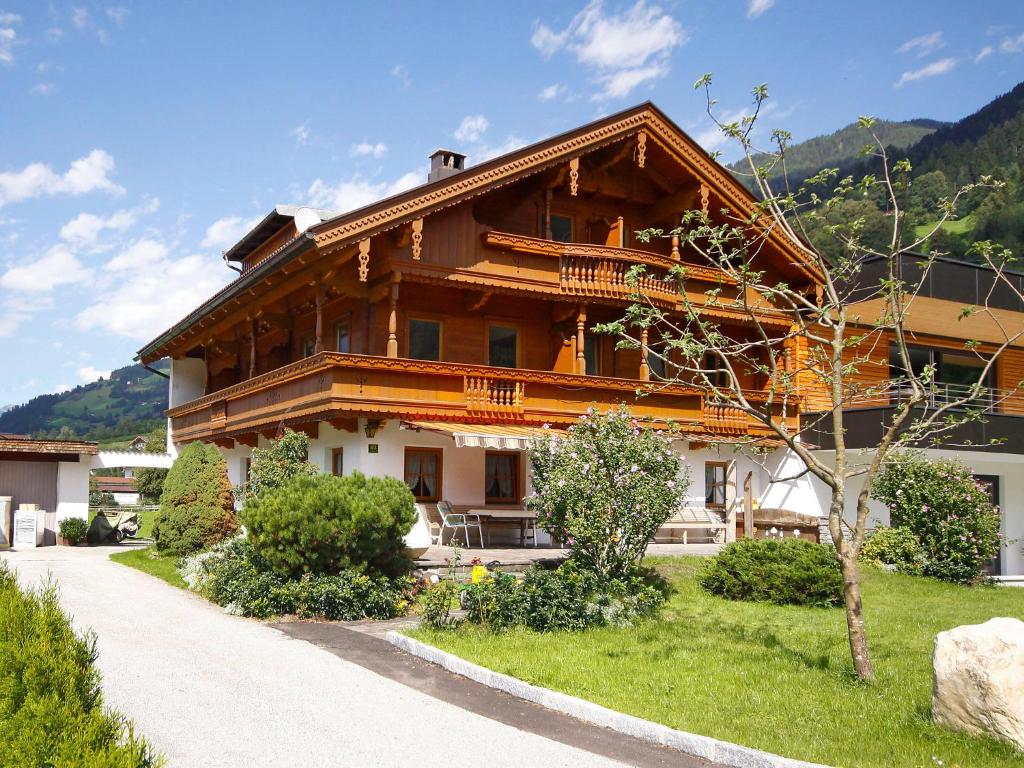 Holiday Home Hauser by Interhome