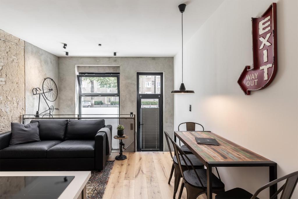 COOLEST Apartment in Berlin, easy Check-in, Industrial Style, close to center #3
