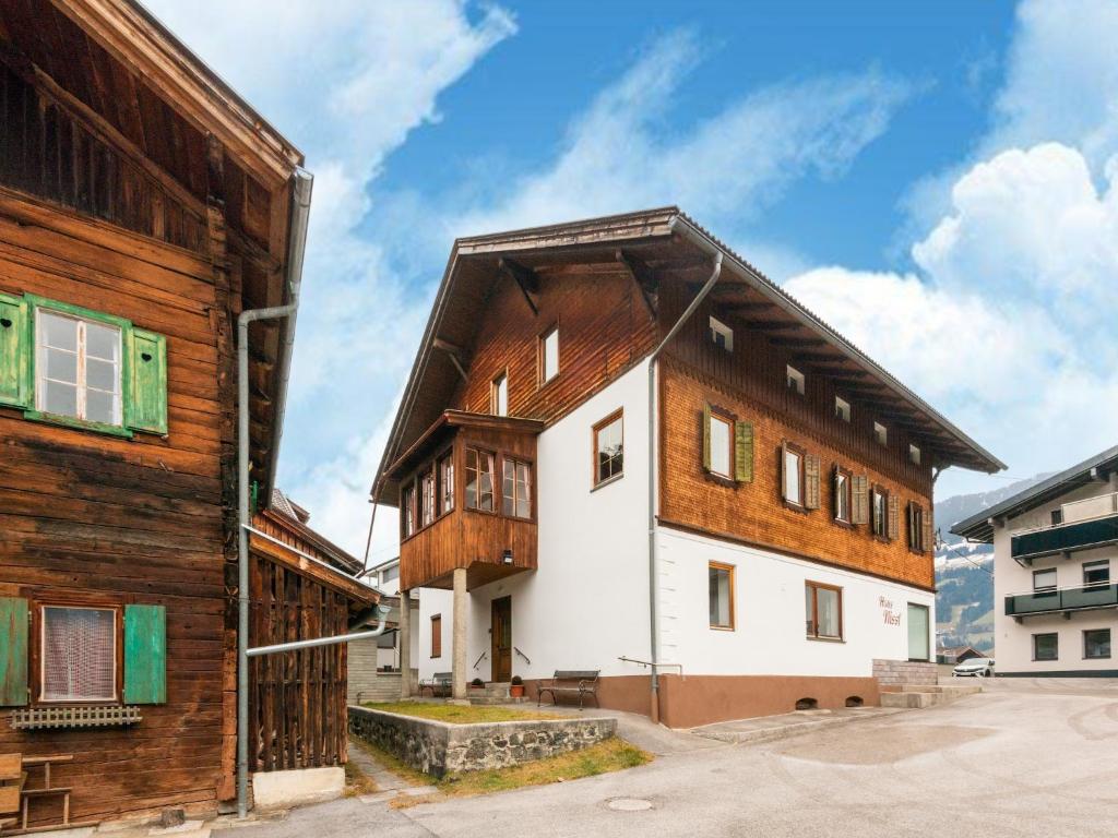 House in Fügen near Zillertal Ski Slopes, cleaning included