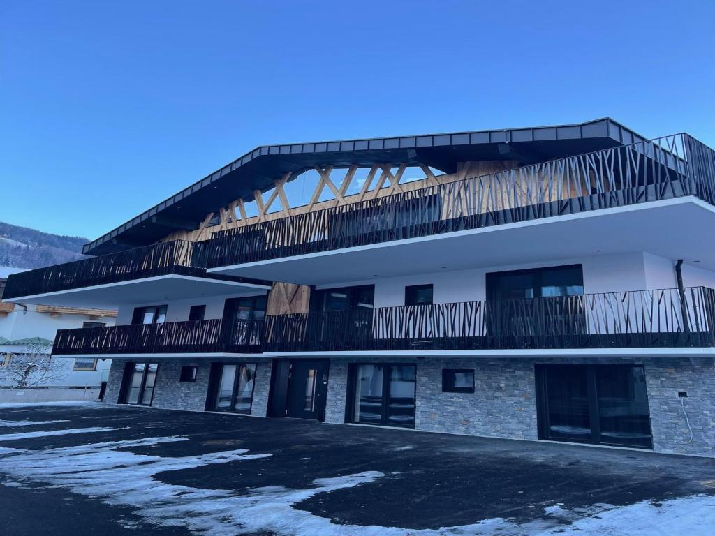Chalet in Zillertal near Ski Slopes & Whirlpool, cleaning included