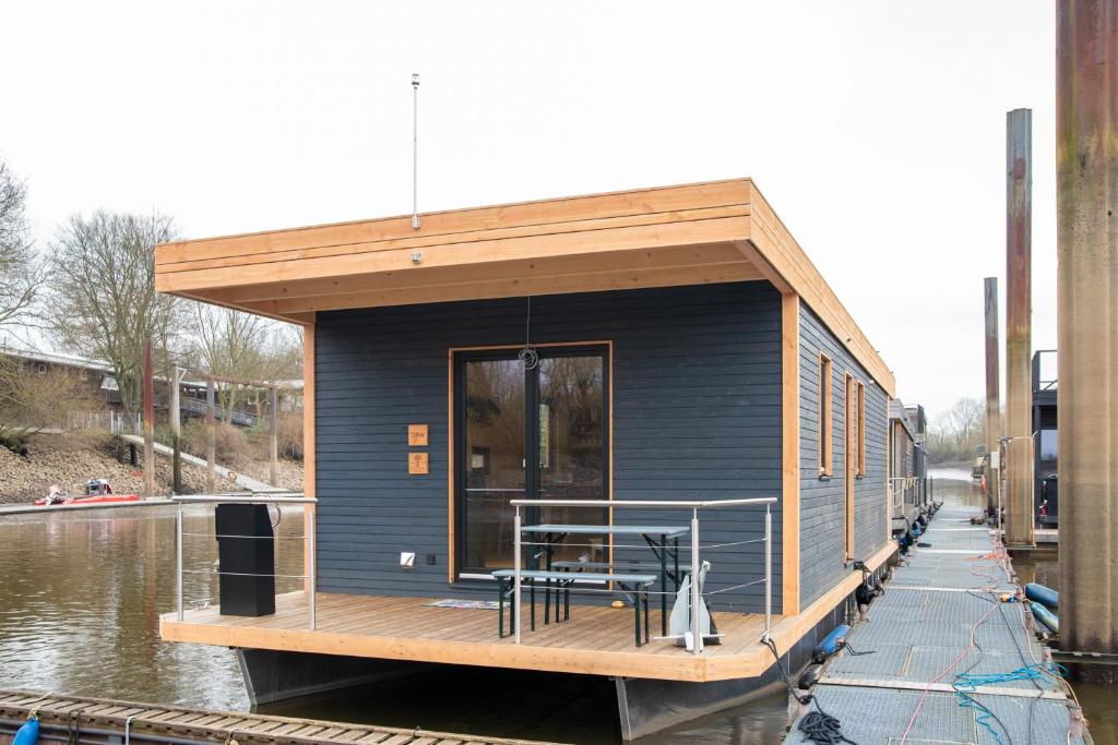 Komfort-Hausboot DIVA mit Kamin