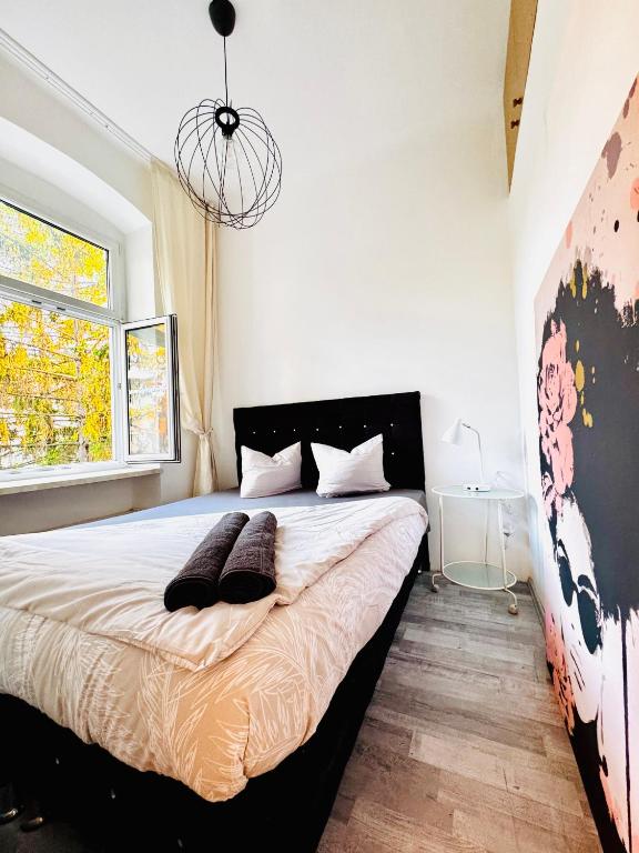 Modern 2BR for 5P Peaceful & Central Stay