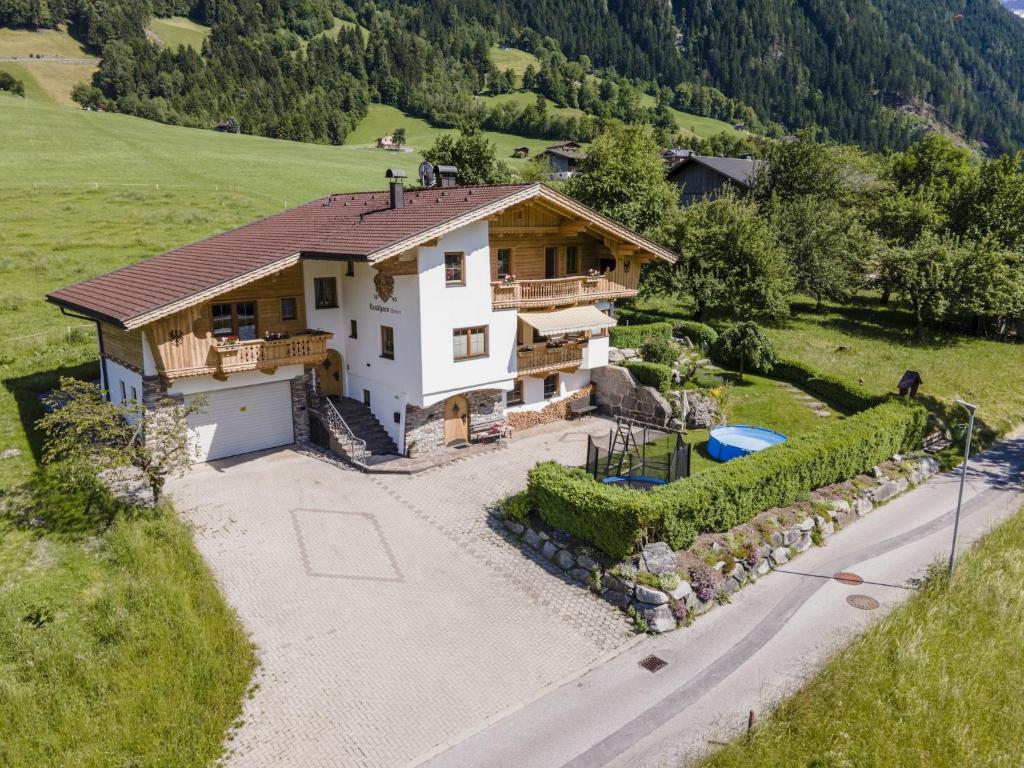 Apartment in Ramsau near Ski Lift Mayrhofen, cleaning included