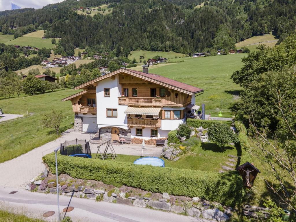 Apartment in Ramsau near Ski Lift Mayrhofen