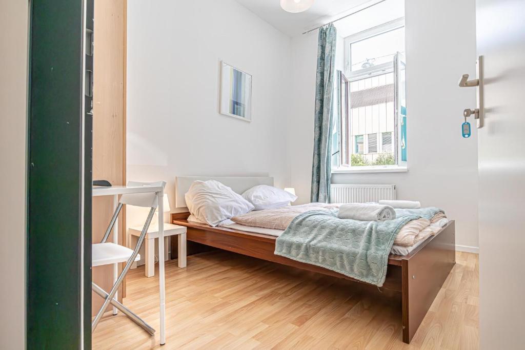 Lovely Shared 6BR with Garden Near Danube & Millenium City