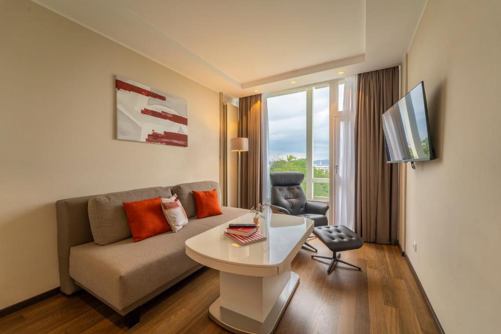 Pakat Residences
