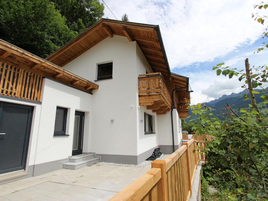 Chalet in Bruck am Grossglockner near ski lift